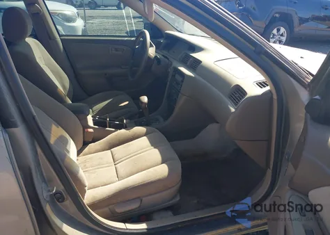 2001 Toyota Camry Le z USA, uszkodzony, nr VIN 4T1BG22KX1U024018